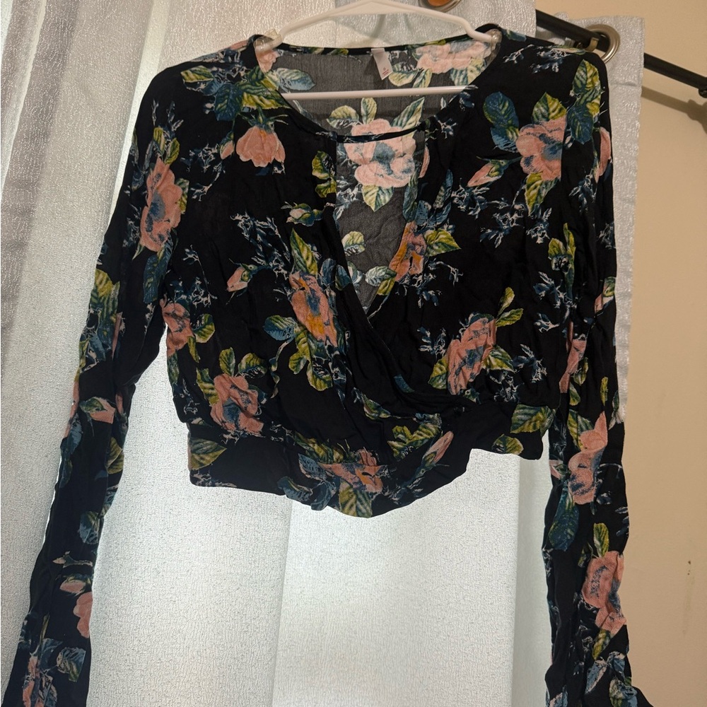 Black Floral Long Sleeve Crop Top